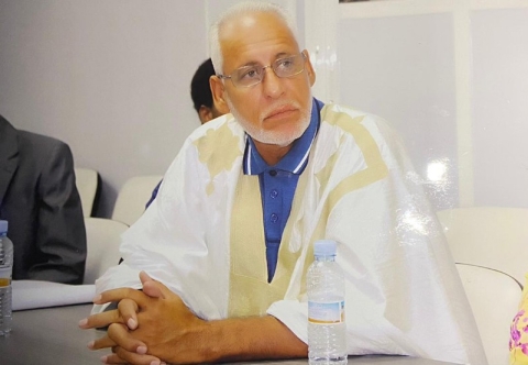 عبد الله ولد الطالب ولد اباهن العمدة السابق لبلدية گرو ، يدعو إلى توحيد الجهود من أجل مساعدة السكان
